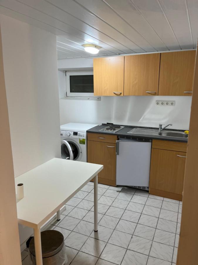 Souterrain Wohnung In Der Naehe Vom Duesseldorfer Flughafen Ratingen Bagian luar foto