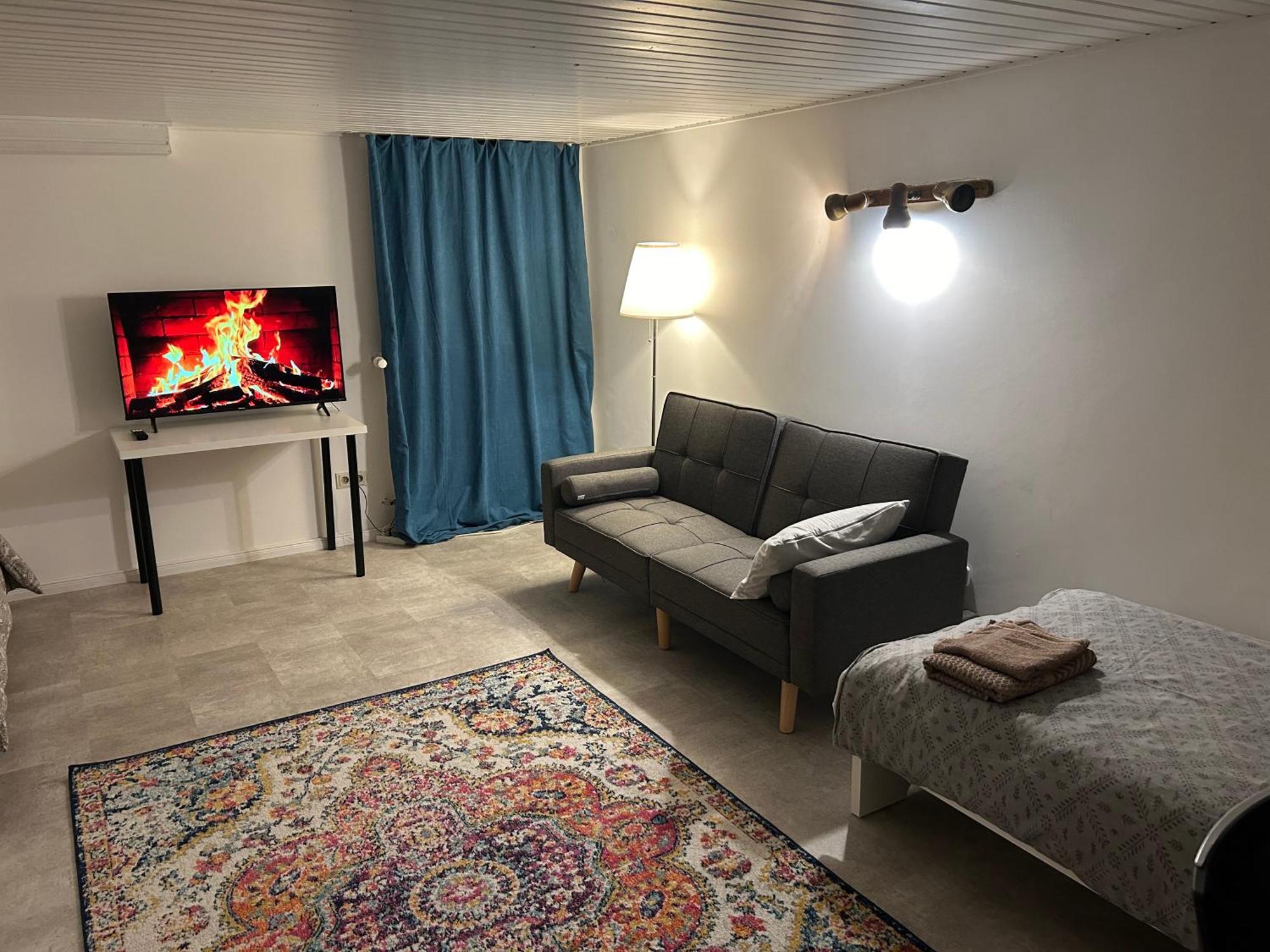 Souterrain Wohnung In Der Naehe Vom Duesseldorfer Flughafen Ratingen Bagian luar foto