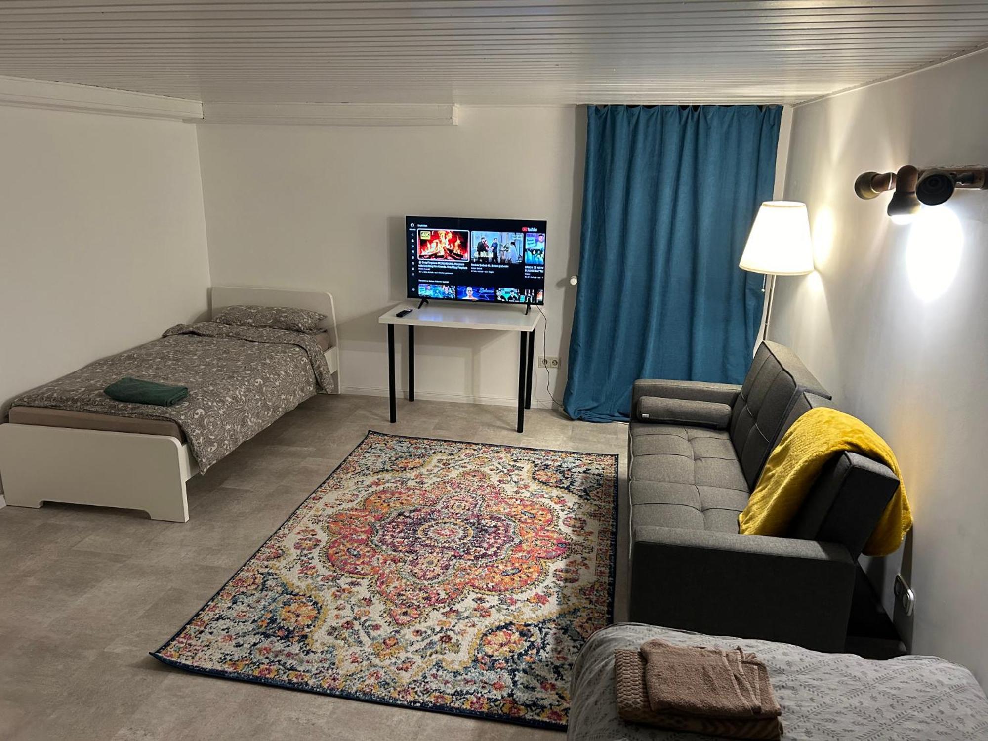 Souterrain Wohnung In Der Naehe Vom Duesseldorfer Flughafen Ratingen Bagian luar foto